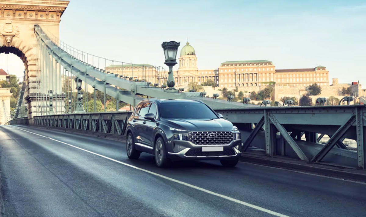 Hyundai Santa Fe hybrid